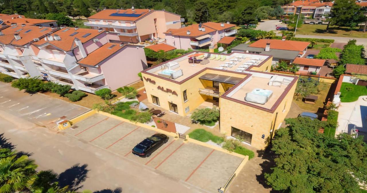 Villa Alpa Умаг Экстерьер фото
