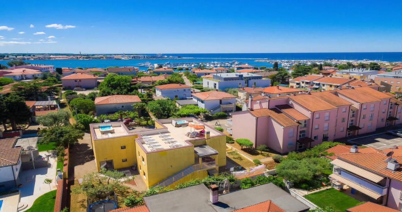 Villa Alpa Умаг Экстерьер фото